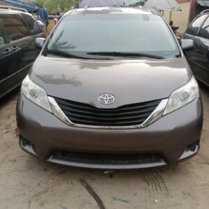 2012 SIENNA LE